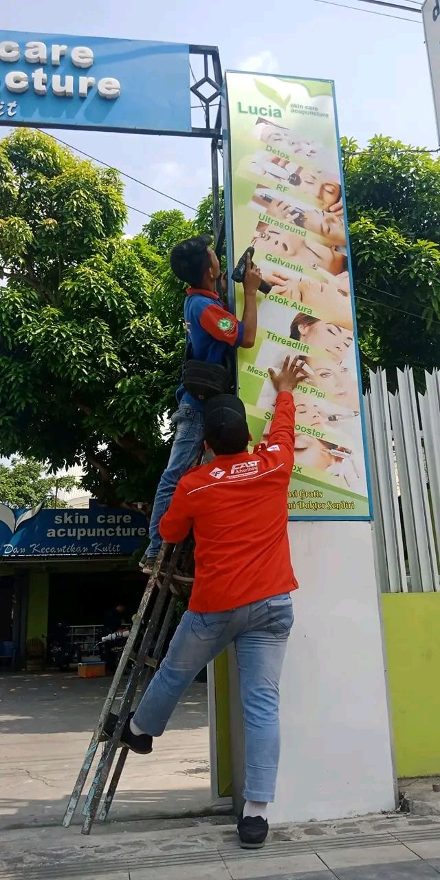 Huruf Timbul Akrilik Mirror Gold